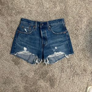 Levi’s 501 shorts size 25